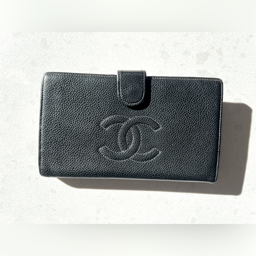 Chanel 🖤 Caviar Kisslock Wallet
